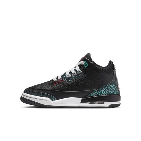 Air Jordan 3 'Black and Hyper Jade' (FV5437-001) release date. Nike SNKRS