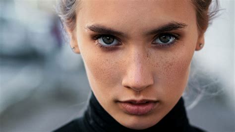 woman feel quietly insulted