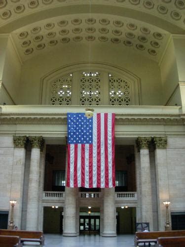 Chicago Amtrak Station in Chicago, IL - Virtual Globetrotting