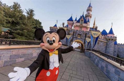 13 Best Disneyland Rides for Babies - Hey Mickey Travel