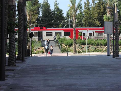 Los usuarios de Renfe podrán adquirir a partir de mañana los abonos