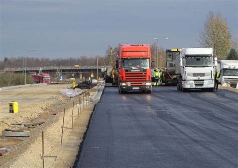 Duże zmiany dla kierowców Nowe odcinki budowanej S1 w Dąbrowie