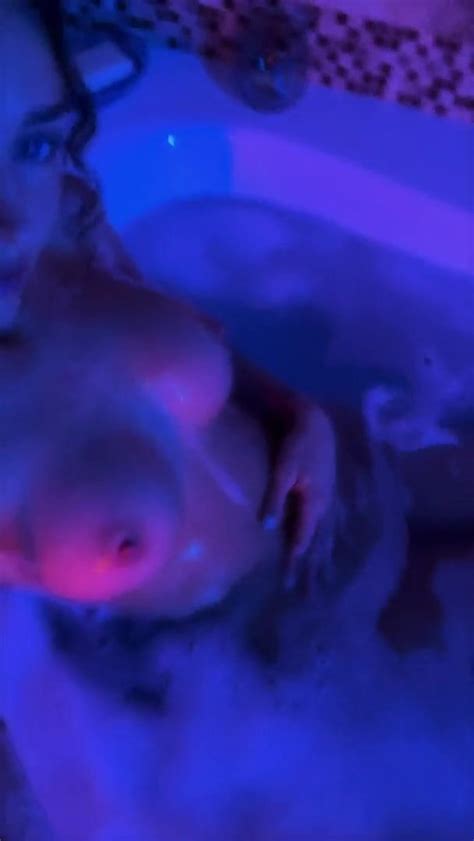 Watch Rachel Cook Nude Soapy Bath Tease Video Leaked Porn Video