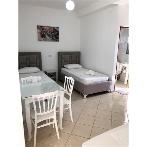 Joni Apartments Ksamil Albanija Leto Maestro Travel