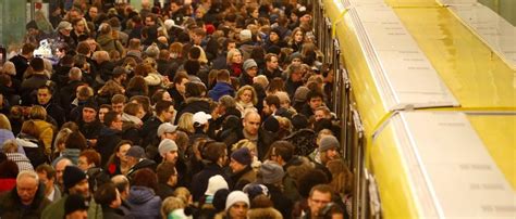 Bvg Streik 2020 In Berlin Verdi Lässt Die Viren Noch Einmal Corona