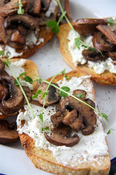 Mushroom Goat Cheese Bruschetta The Home Cooks Kitchen