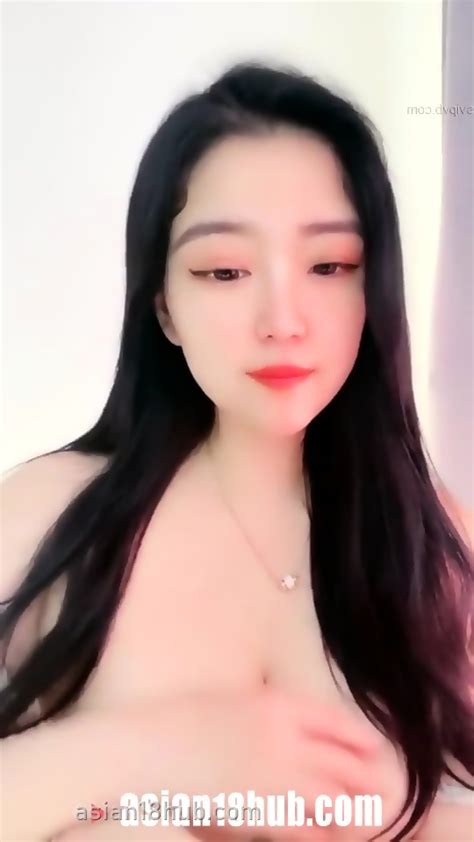 Chinese Live Girl 超美爆乳尤物这奶子真劲爆正点巨乳满屏都是白花花的嫩肉好想舔一舔 Eporner