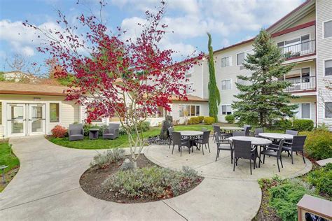 Courtyard At Mt Tabor Senior Living Community Assisted Living In Portland Or