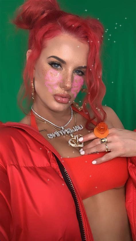 Insanely Hot Scrolller