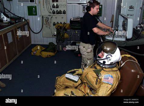 Us Air Force Senior Airman John Harry Physiologische Unterstützung Der