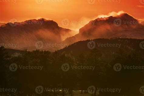 Rocky Mountain Sunset 24636564 Stock Photo at Vecteezy