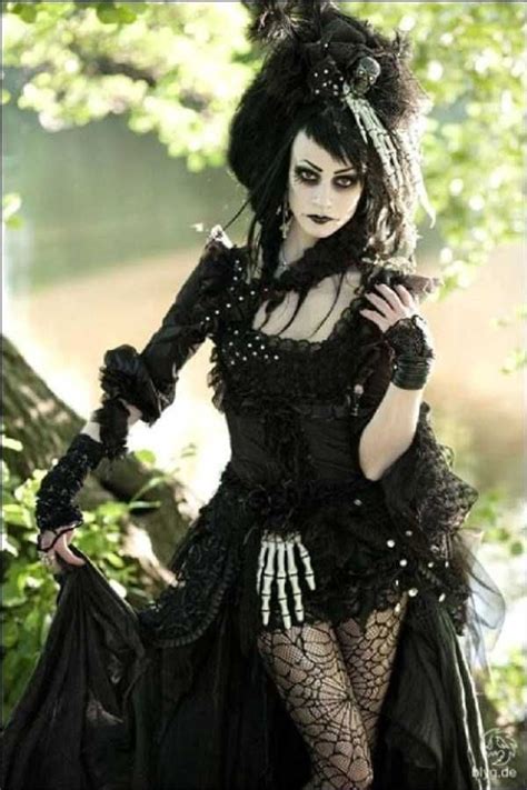 Girls Of The Goth Subculture Gothic Outfits Gothic Fashion Goth Fashion