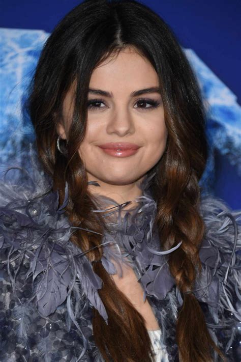 selena gomez sister
