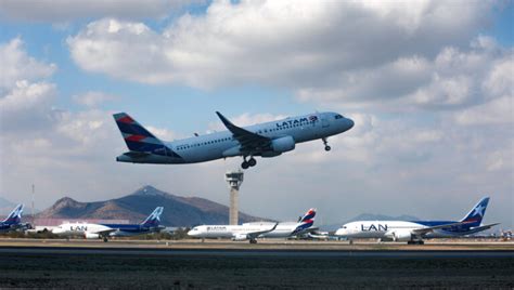 Controladores Aéreos Comienza Paro Que Podría Afectar Vuelos