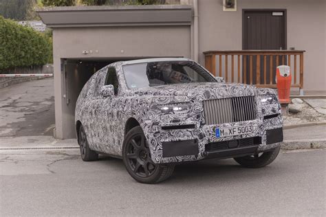 Rolls Royce Cullinan Photos Et Vidéo Espions Du Plus Luxueux Des Suv Photo 4 Largus