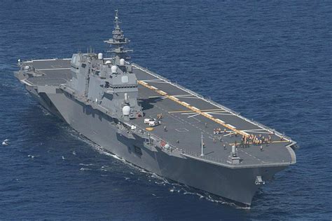 海上自衛隊の護衛艦かが、四角形になった艦首が初公開 F35b搭載に向けて軽空母化改修が着々と進む（高橋浩祐） エキスパート Yahoo