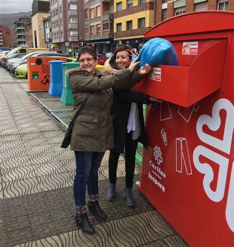 Cáritas suma 18 nuevos contenedores de ropa para reciclaje textil