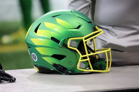 Jaxson Jones Star Edge Rusher Commits To Oregon Ducks