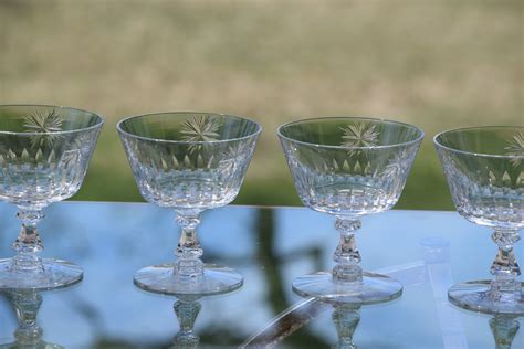 Vintage Starburst Etched Crystal Cocktail Martini Glasses Set Of 4 1950 S Champagne Coupes