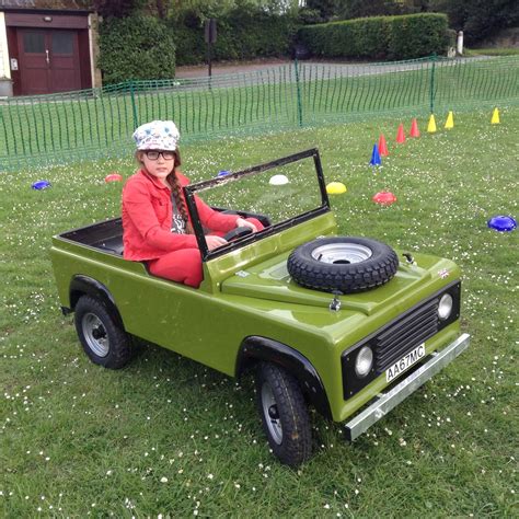 MiniFunCars.co.uk - Children's mini electric Land Rover driving parties ...