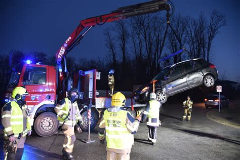 Unf Lle Auf Glatter Fahrbahn Monatsrevue