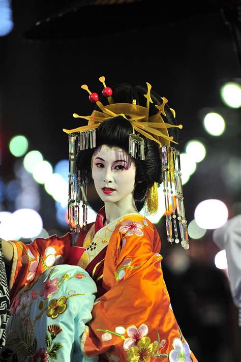 OIRAN Parade 花魁道中 | Beautiful costumes, Japanese traditional clothing, Japan beauty