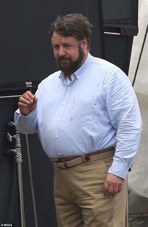 Russell Crowe looks unrecognisable in fatsuit on set of Unhinged ...