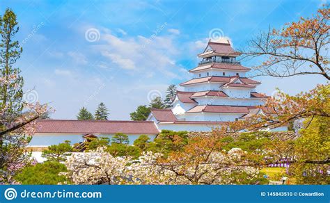 Castelo De Aizu Wakamatsu A Flor De Cerejeira Em Fukushima Jap O