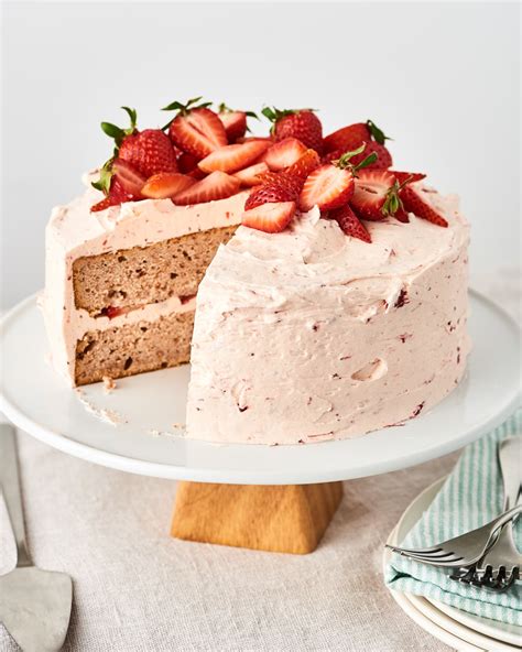 The Best Strawberry Cake | Kitchn