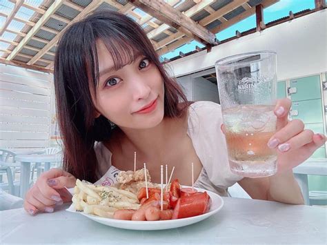 根岸愛さんのインスタグラム写真 根岸愛instagram「🏖 🏖 夏してきました🥰 お酒に見えて ジンジャエール🍹 かんぱーい🥳