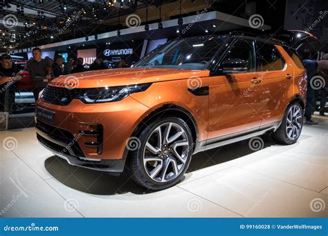 Land Rover Discovery 4x4 SUV Car Editorial Stock Photo - Image of brown ...