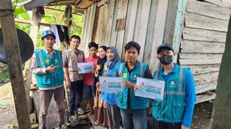 PLN Wujudkan Mimpi Keluarga Prasejahtera Lewat Program Light Up The