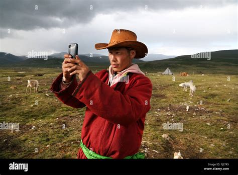 Man Nomad Mongolia Hi Res Stock Photography And Images Alamy