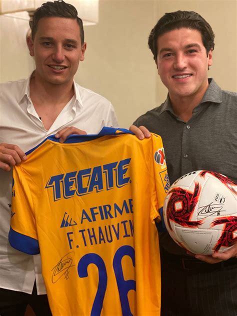 Samuel Garc A Recibe A Florian Thauvin Y Promete Nuevo Estadio Para