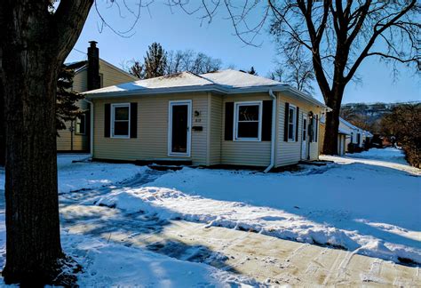 819 Center St, North Mankato, MN 56003 | Trulia