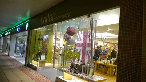 Hot To Trot To Become Mum