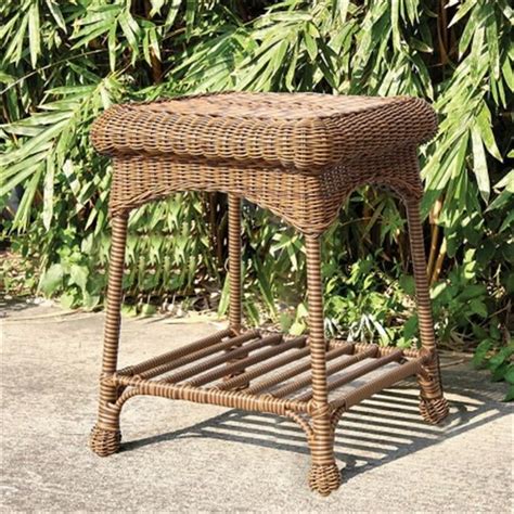 Wicker Lane Oti A Outdoor Espresso Wicker Patio Furniture End Table