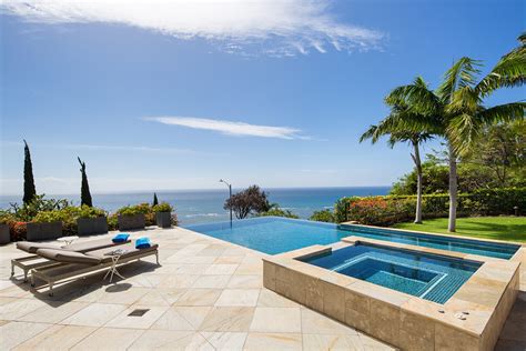 Pool Envy Ocean View Dip In Honolulu