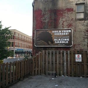 Des Moines Gay Bars 2025 GayCities Des Moines