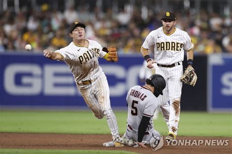 김하성 5경기 연속 안타에 호수비 잔치팀 승리 앞장 한국경제