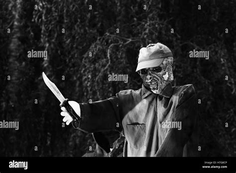 Zombie Knife Hi Res Stock Photography And Images Alamy