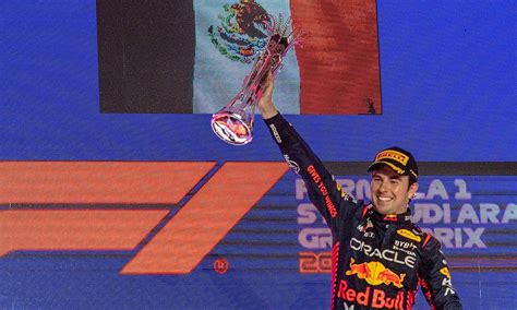 Plano Deportivo Checo Pérez Festeja Su Cumpleaños 34 Red Bull Y F1