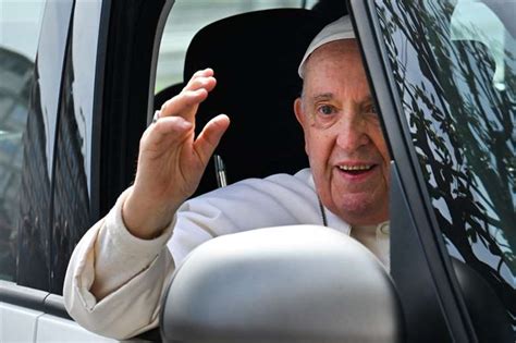 A N Estoy Vivo Dice El Papa Francisco Tras Salir Del Hospital Teletica