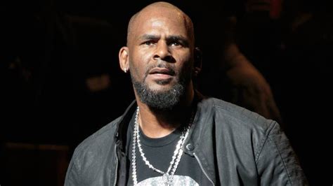 Cantante R Kelly Fue Sentenciado A A Os De C Rcel Por Delitos