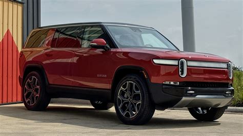 Rivian R Dual Motor First Drive Cheaper R S And R T Are Only The Start