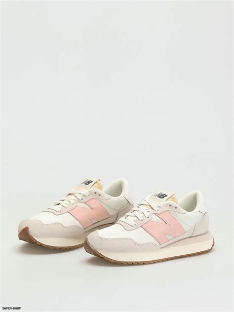 New Balance 237 Shoes Wmn Sea Salt