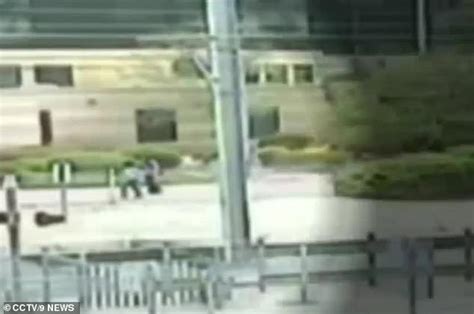 Sex Offender Propositions Women Just Months After He Was Released From Prison Daily Mail Online