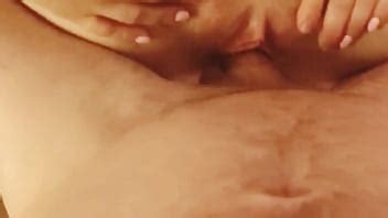 Novia caliente con grandes tetas tiene sexo con su novio él se corrió en su coño XVIDEOS