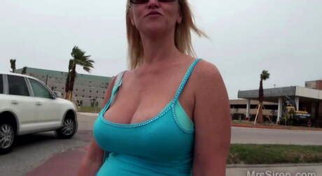 Chubby Public Galleries With Naked Chubby Women