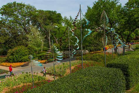 Whitaker Wind Sculptures at the Dallas Arboretum and Botanical Gardens ...